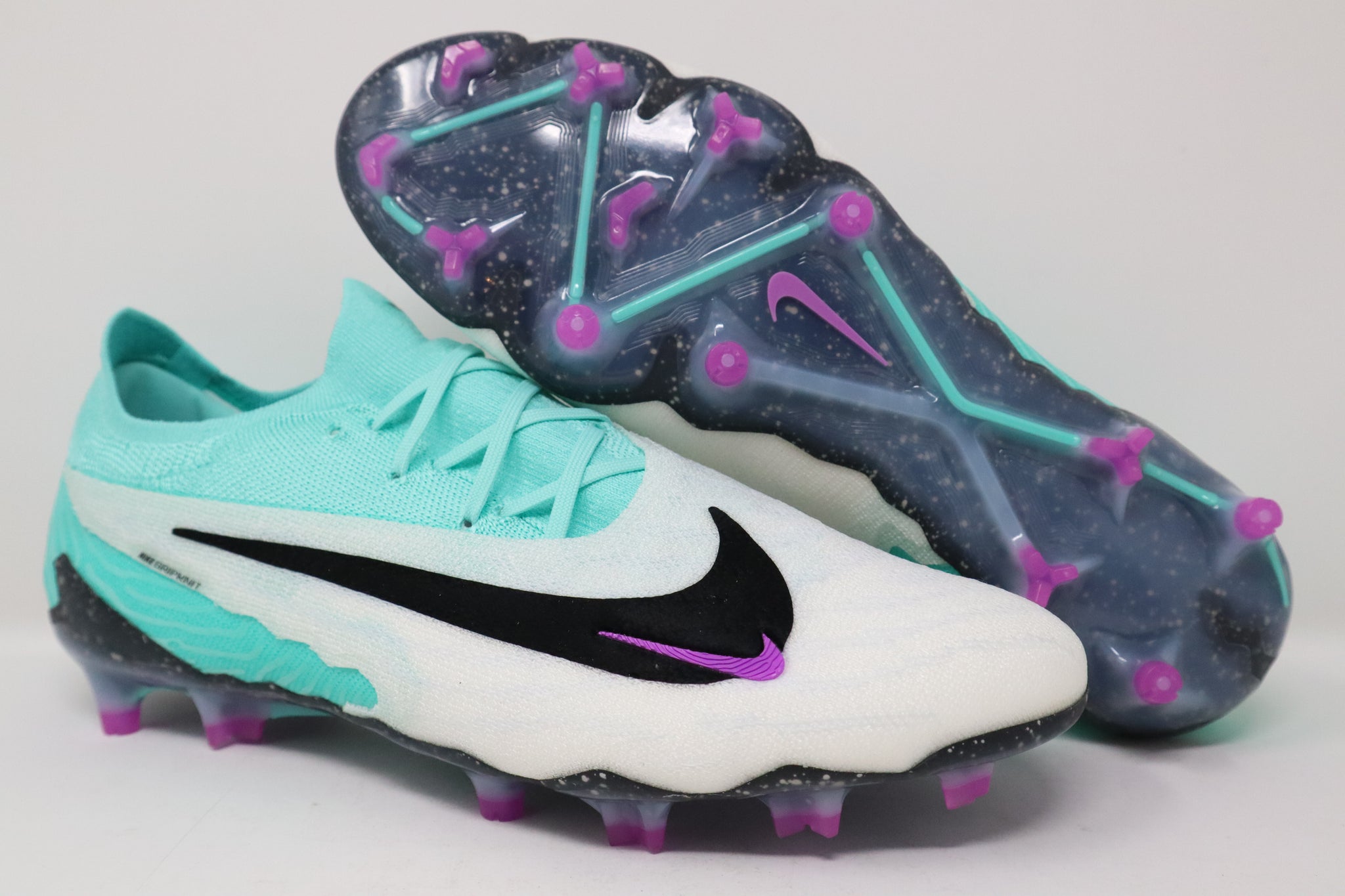 discontinued nike soccer cleats
